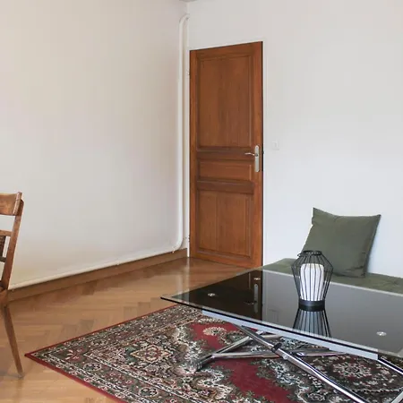 Charming Flat With Balcony And Garden Apartment